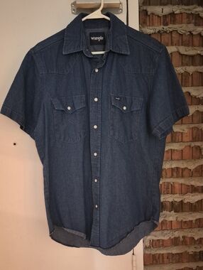 Wrangler Vintage Shirt Sleeve Denim Shirt Pearl Snap Buttons Size M Medium